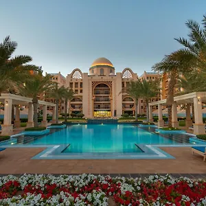 Globalstay At Palm Jumeirah Beachfront Paradise With Pool And Gym Apartamento Dubai