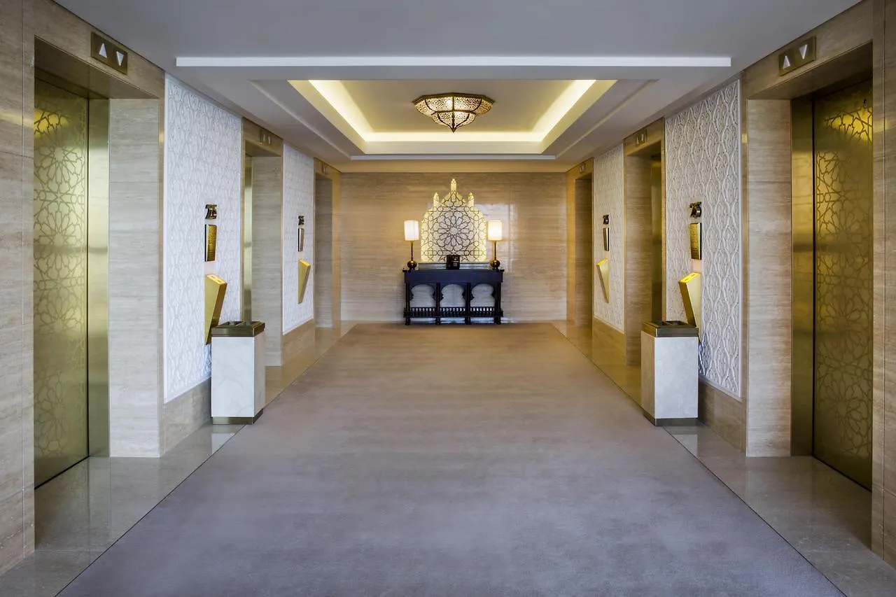 Bab Al Qasr Residence Abu Dhabi 5*,